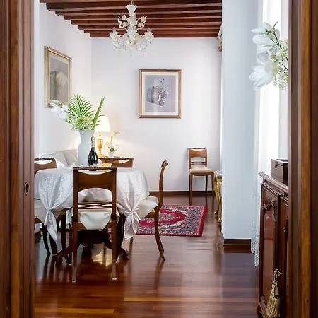 Residenza Calle Larga San Marco شقة